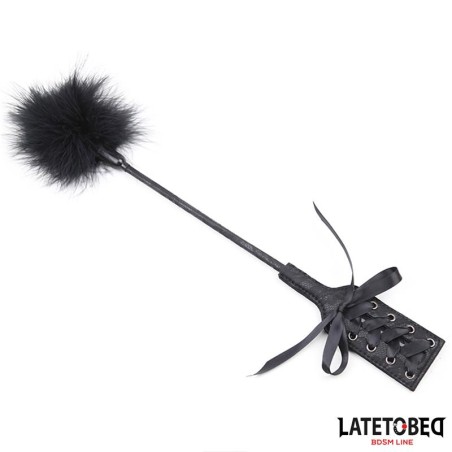 Plumero con Fusta Encaje y Lazo Negro